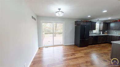 5947 SW Auburn Rd, Topeka, KS 66610 - photo 4