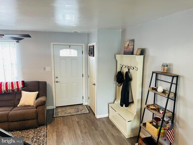 6425 Lincoln Ct, Glen Burnie, MD 21061 - photo 3