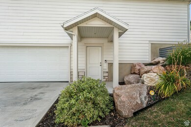 630 S Plum Creek Ln E, Ogden, UT 84404 - photo 4
