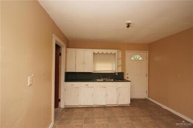 722 N Fir St, Pharr, TX 78577 - photo 3