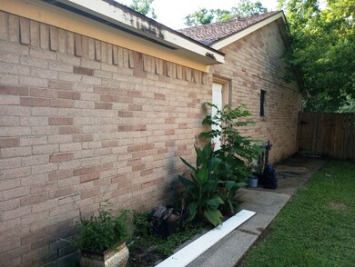 7230 Winding Trace Dr, Houston, TX 77086 - photo 2