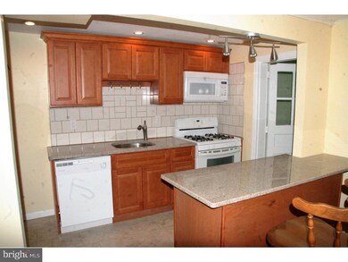 122 Juliana Terrace, Darby, PA 19023 - photo 4