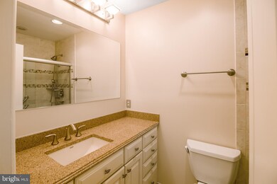 2344 Paddock Ln, Reston, VA 20191 - photo 4