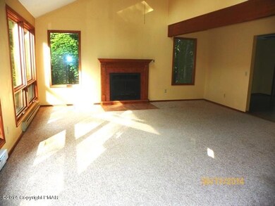 256 Sandlewood Dr, East Stroudsburg, PA 18301 - photo 3