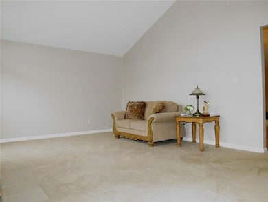 6023 E Pioneer Place, Columbus, IN 47203 - photo 3