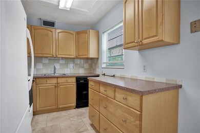 44 Windsor C, West Palm Beach, FL 33417 - photo 7