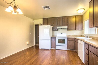 Kitchen W White Appliances