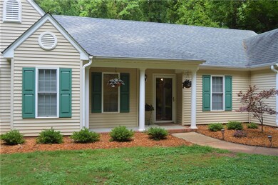 228 Harry Davis Dr, Liberty, SC 29657 - photo 4