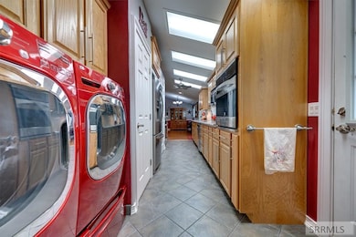Kitchen/Laundry Room