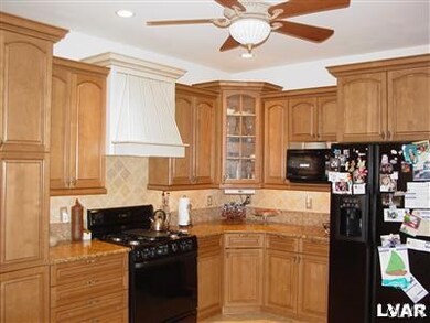 5305 Woodcock Cir, Coopersburg, PA 18036 - photo 4