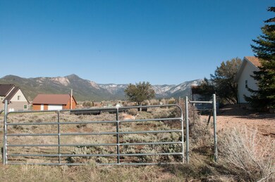 Lot 4 Entry Gate