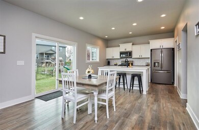 16200 Springbrook Trail, Urbandale, IA 50323 - photo 5