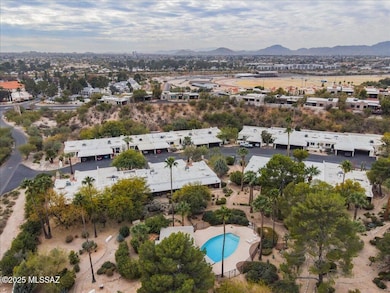 4843 N Via Entrada