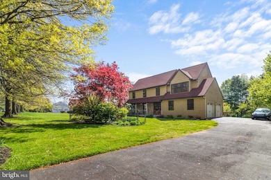 525 N Shady Retreat Rd, Doylestown, PA 18901 - photo 2