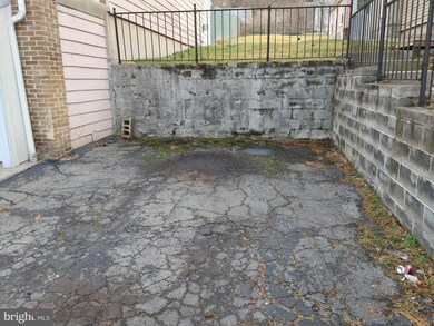 1736 Fairview St, Reading, PA 19606 - photo 4