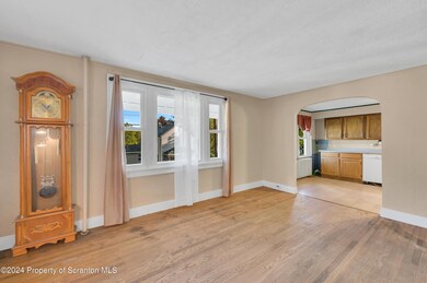 303 Spring St, Archbald, PA 18403 - photo 6