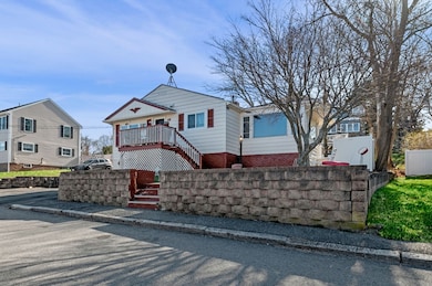 68 Wesley St, Lawrence, MA 01841 - photo 3