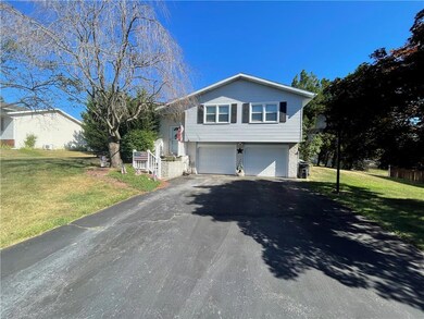 1306 Oakhurst Dr, Slatington, PA 18080 - photo 2