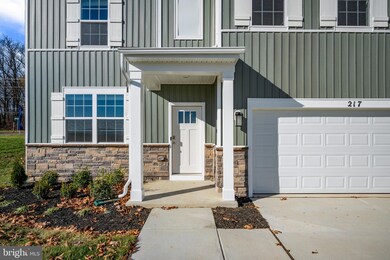 562 Atkinson St, Shenandoah Junction, WV 25442 - photo 3