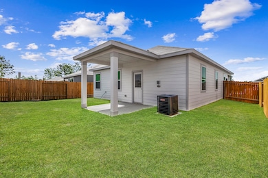 16479 Honeysuckle Dr, Conroe, TX 77303 - photo 2