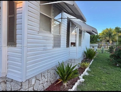 875 NE 48th St, Lighthouse Point, FL 33064 - photo 2