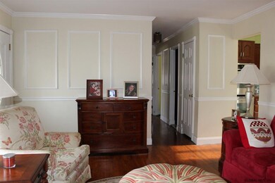 14 Hawthorne Ct, Albany, NY 12211 - photo 4