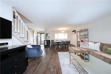 54 S Railroad Ave, Staten Island, NY 10305 - photo 5