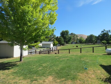 3. COUNTRY SETTING
