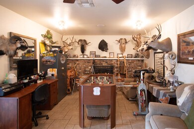 AA6C2DFE-C697-4DDE-A04A-94AA18A40E2C