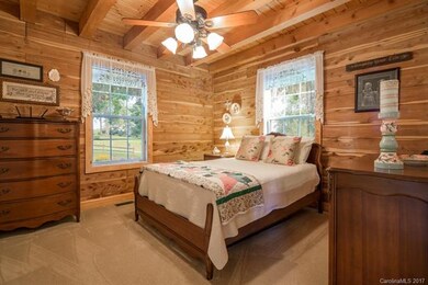 140 Dreamworks Ct, Hendersonville, NC 28792 - photo 4