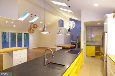 12383 Copenhagen Ct, Reston, VA 20191 - photo 6