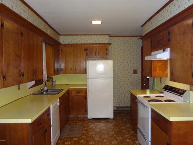 457 Oak St, Cresco, PA 18326 - photo 6