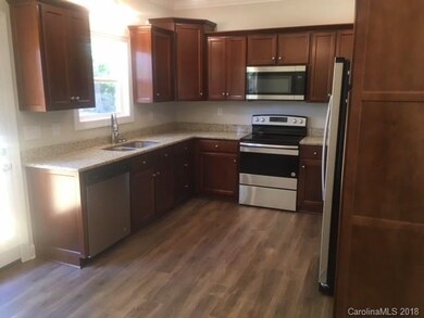 107 Kingswood Rd, Statesville, NC 28625 - photo 4