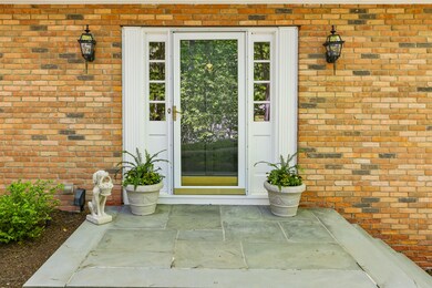 31 Horseshoe Rd, Cos Cob, CT 06807 - photo 2