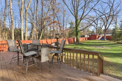 24_405EMerchant_66_Deck_HiRes
