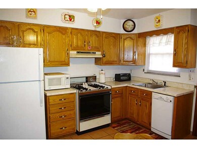 Kitchen. Eat n Kitchen is full equipped with all a