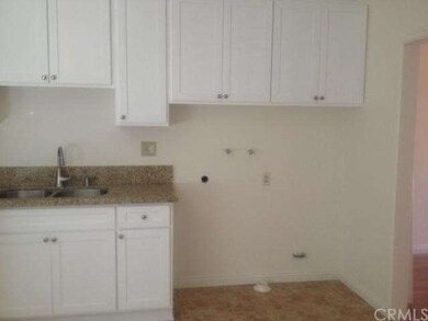 New kitchen with washer & dryer hook up