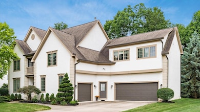 3 car garage, side entrance