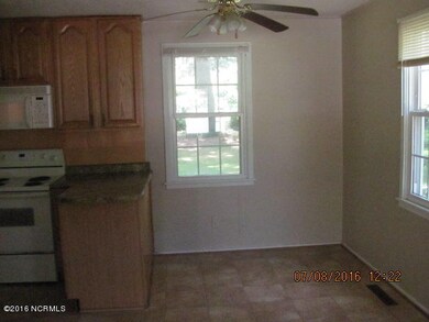 527 Henderson Dr, Jacksonville, NC 28540 - photo 3