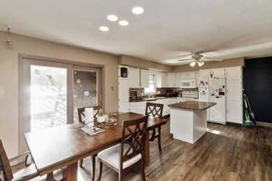 4149 Knob Hill Dr, Des Moines, IA 50317 - photo 5