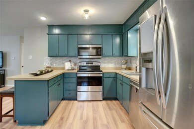 201 E 7th St, Springtown, TX 76082 - photo 6