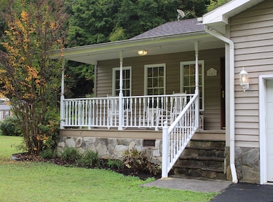 48 Amos Newsome Ln, Virgie, KY 41572 - photo 3