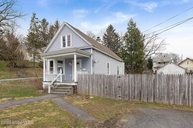 22 Wayne St, Troy, NY 12180 - photo 2