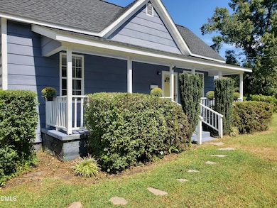 306 S Moore St, Clayton, NC 27520 - photo 3