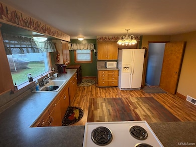 170 W Superior St, Ishpeming, MI 49849 - photo 5