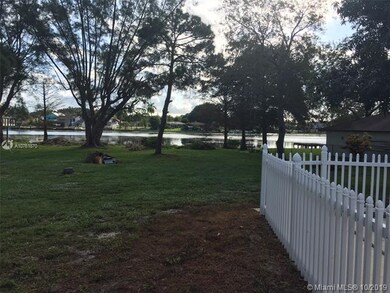 6622 Eastview Dr, Lake Worth, FL 33462 - photo 3