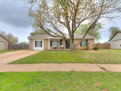 1605 NE 5th St, Moore, OK 73160 - photo 2