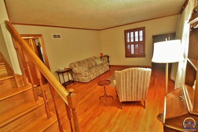 1912 SW Collins Ave, Topeka, KS 66604 - photo 3
