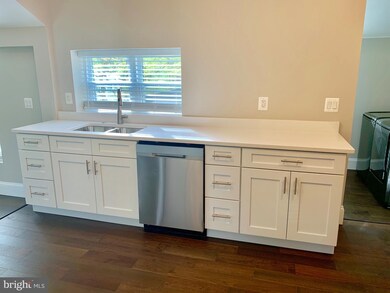 35285 Snickersville Turnpike, Round Hill, VA 20141 - photo 5