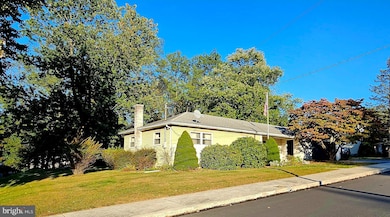 339 Delong Ave unit 343, Emmaus, PA 18049 - photo 2